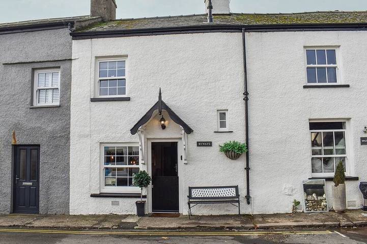 This quaint chocolate box cottage is nestled in the heart of Cartmel village. in Cartmel, Lake District