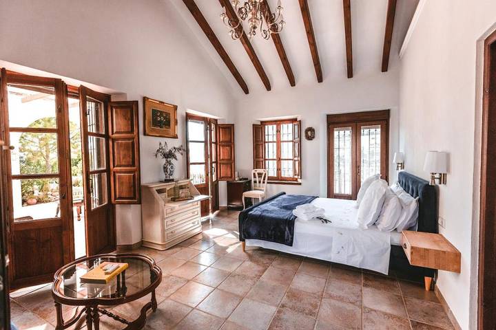 Casa rural para 3 personas, con Jacuzzi y Terraza además de Jardín y Piscina en Valle de Lecrín