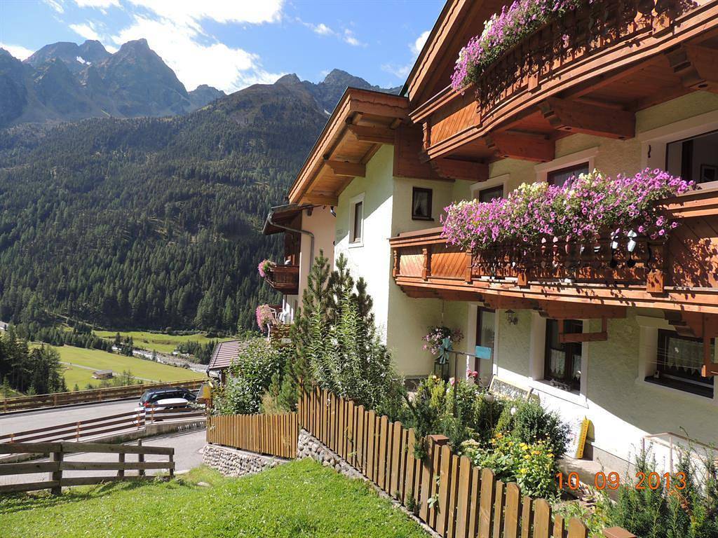 Ganze Ferienwohnung, Appartement Schneerose in Gries, Längenfeld