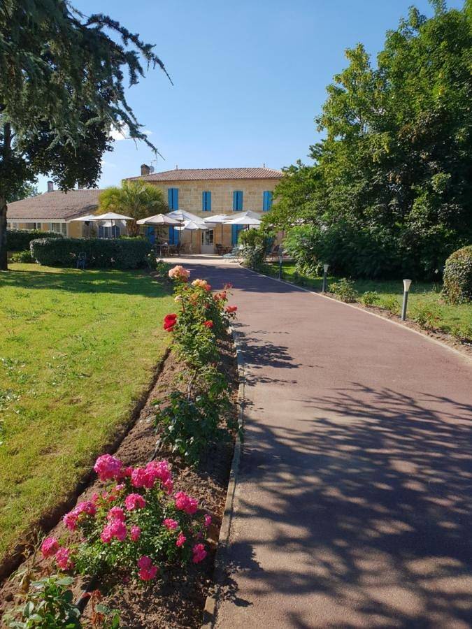 Hôtel pour 2 personnes, avec Terrasse et Jacuzzi ainsi que Jardin et Piscine