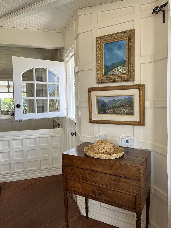 Vacation rental for 8 people, with yard and hot tub as well as balcony, with pets in Laguna Beach