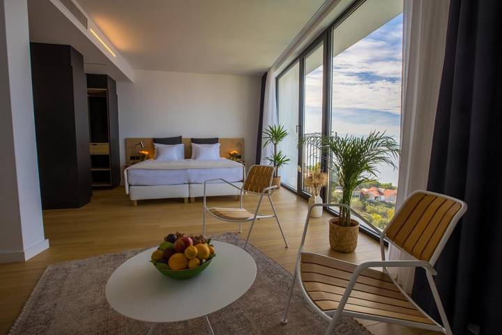 Villa pour 12 personnes, avec vue ainsi que piscine et jardin à Brela - 4