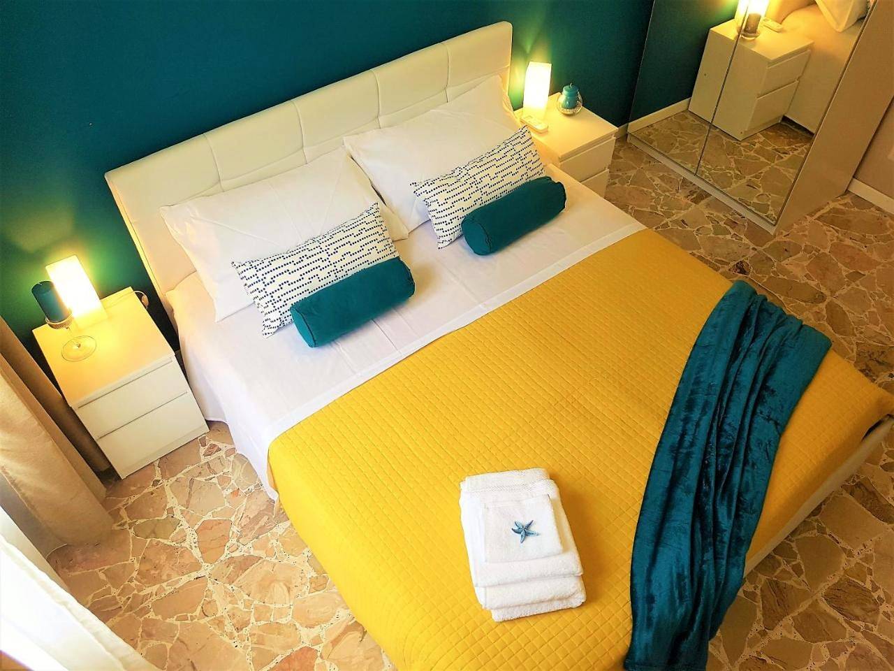 Appartamento intero, Apartment with Balcony in Paternò, Catania e dintorni