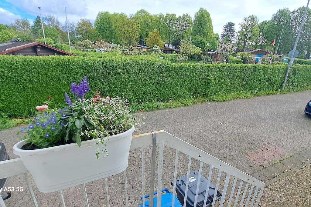 Bungalow, Uneinsehbar, 8 Personen maximal, 3 Personen oben, 5 unten in Eschborn, Main-Taunus-Kreis