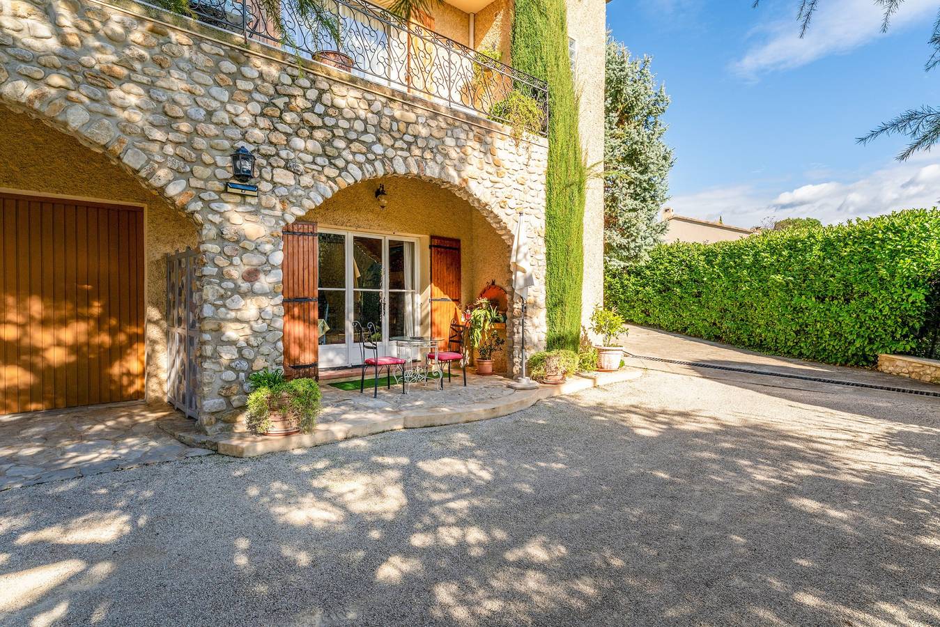 Appartement entier, Appartement 'Gîte Le Séguret' avec vue sur la montagne et Wi-Fi in Entrechaux, Parc naturel régional du Mont-Ventoux