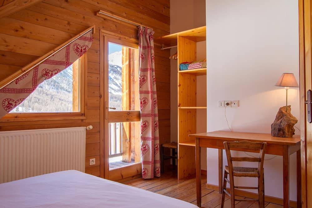Chalet Les Elfes Hameau des Chazals Nevache Altos Alpes in Névache, Briançon region