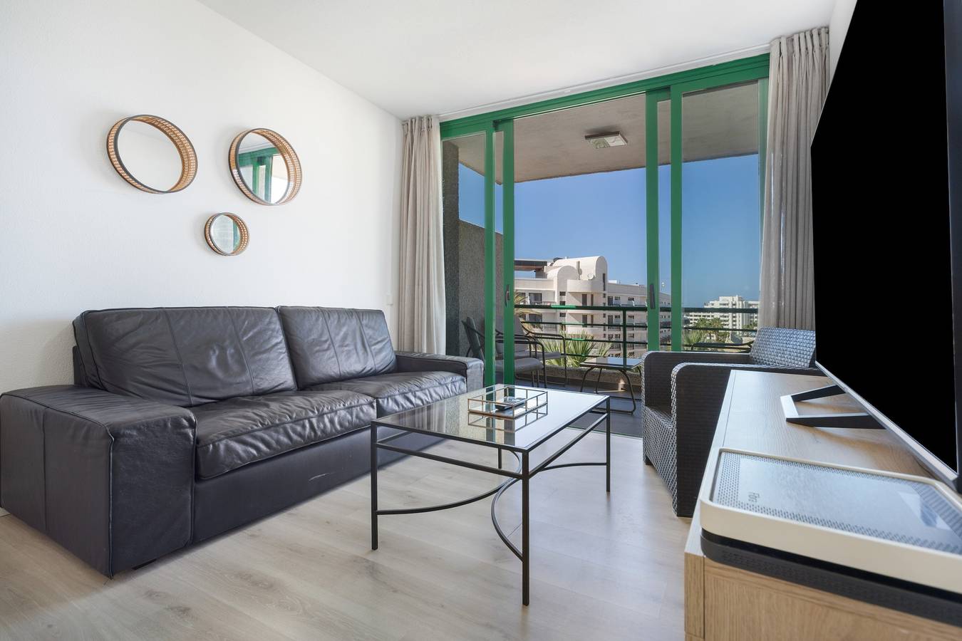 Appartement entier, Appartement de vacances 'Espectacular Y Amplio Las Américas' avec piscine privée, terrasse privée et Wi-Fi in Playa de las Américas, Arona