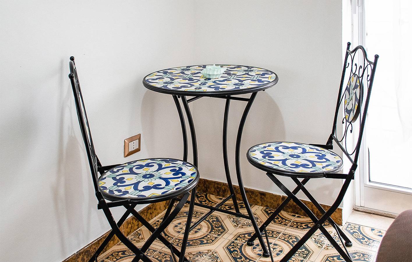 Acogedora Vista a la Playa: AC, Terraza, Cocina, WiFi in Torrenova (Italia), Provincia de Messina