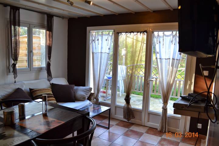 Appartamento intero, Appartamento 'Rez-de-villa Taglio-Isolaccio' con Vista Montagna, Wi-Fi e Aria Condizionata in Taglio-Isolaccio, Corte e dintorni