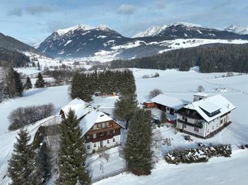 Ferienwohnung für 4 Personen, mit Garten und Balkon, kinderfreundlich im Lungau