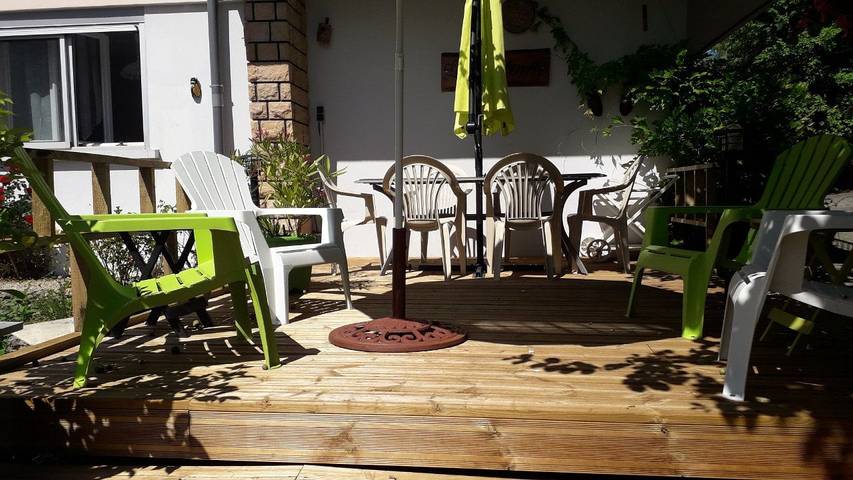 Chambre d’hôte pour 4 personnes, avec jardin ainsi que piscine et jacuzzi dans l' Ain - 2