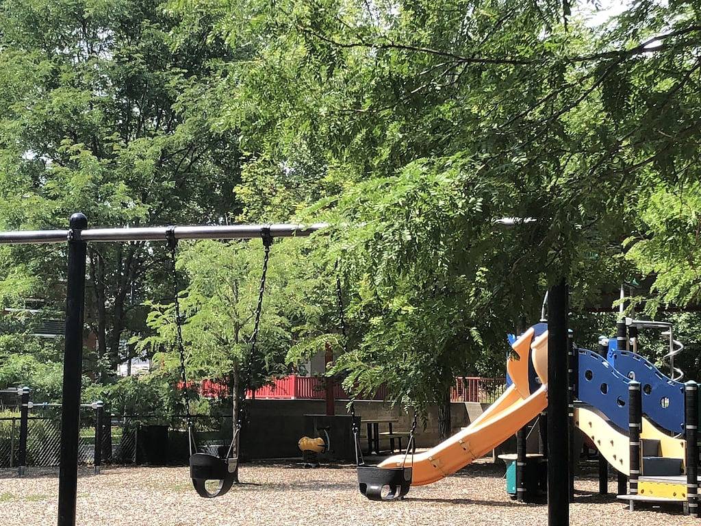 Modernes Neubau-Kutschenhaus in Aussicht - Amerikas coolste Nachbarschaft in Longmont, Boulder County