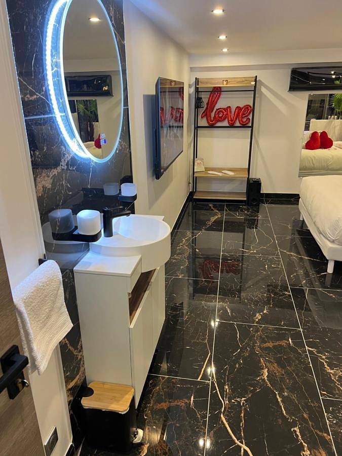 Gîte pour 5 personnes, avec jacuzzi, adapté aux familles à Athis-Mons - 2