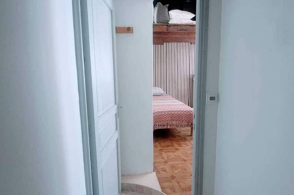 Ganze Wohnung, At the foot of the medieval town of Lauzerte.comfortable apartment with swimming pool in Lauzerte, Quercy
