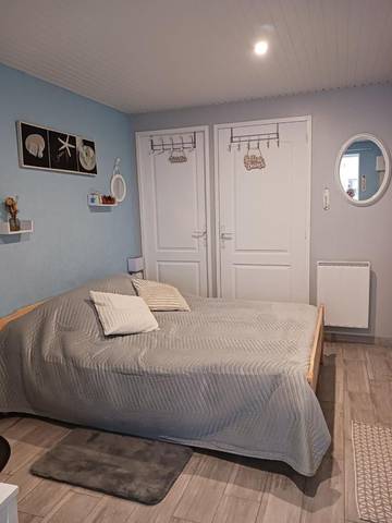 Gîte pour 2 personnes, avec jardin et terrasse à Gémozac