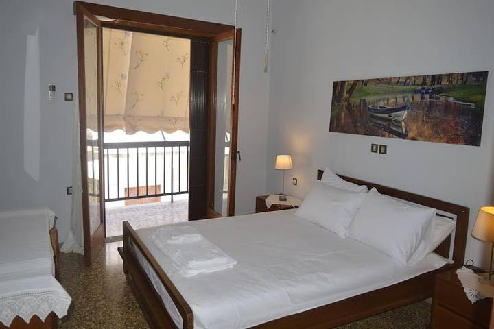 Gîte pour 6 personnes, avec vue et terrasse, animaux acceptés dans Palaia Epidavros - 3