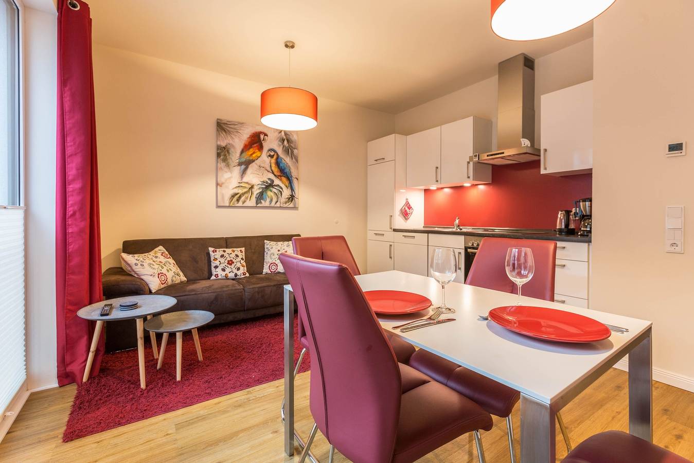 Ganze Wohnung, Moderne Ferienwohnung "Büsumperle Rot" in zentraler Lage mit Wlan in Hafen Büsum, Büsum
