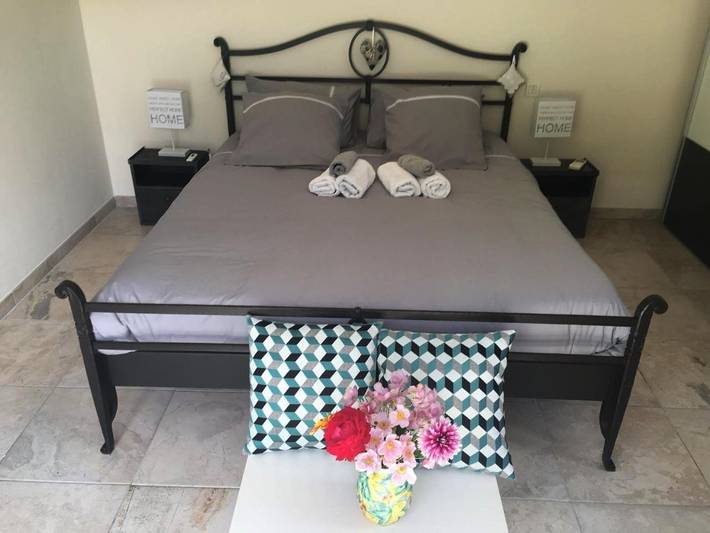 Maison d’hôte pour 2 personnes, avec piscine ainsi que jardin et vue à Saint-Paul-de-Vence - 4