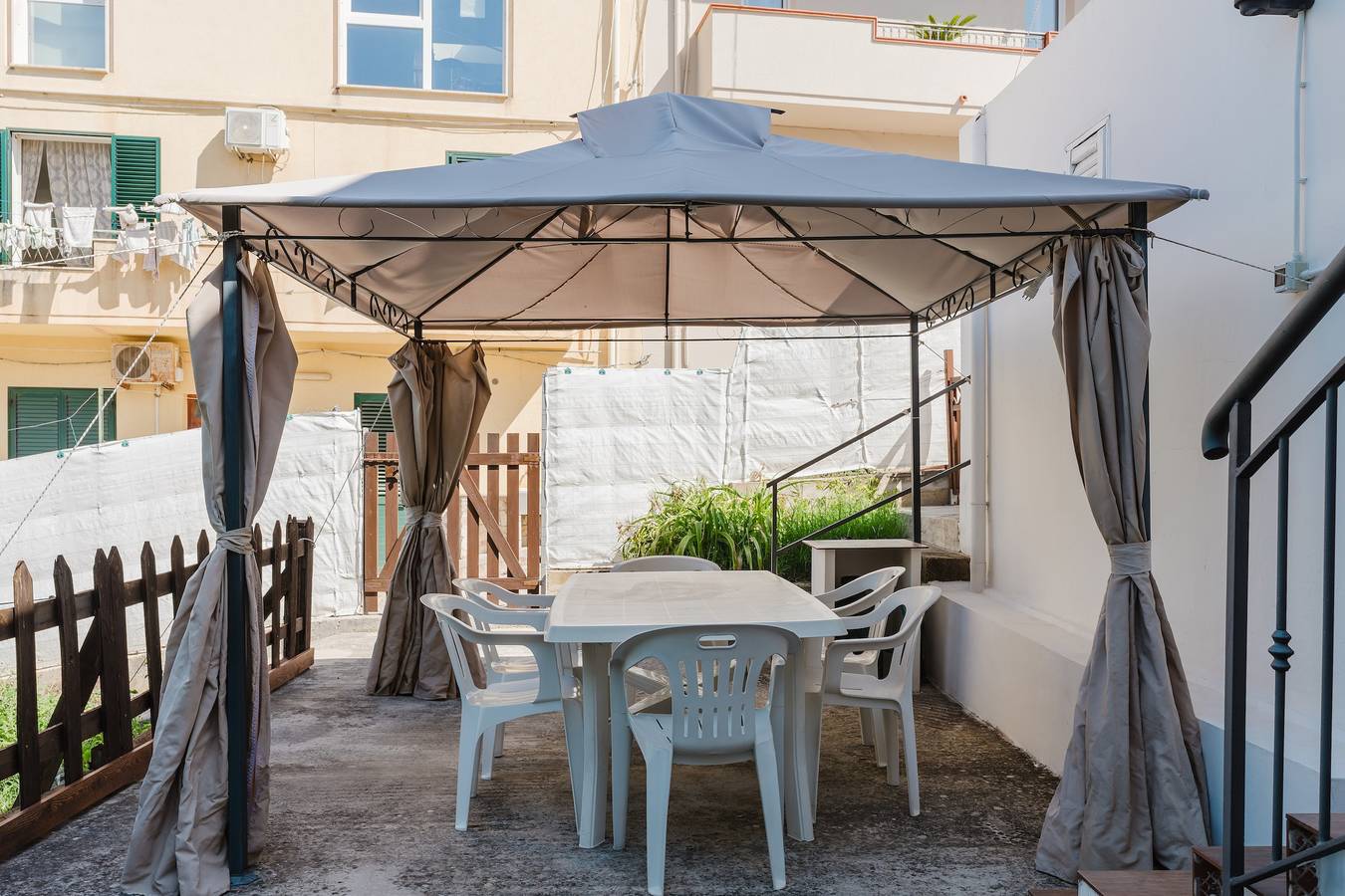 Appartement entier, Appartement 'Sea Nest - Giardino E Spiaggia' avec terrasse, Wi-Fi et climatisation in Balestrate, Province de Palerme