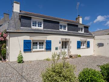 Gîte pour 6 personnes, avec jardin et terrasse à Plonéour-Lanvern