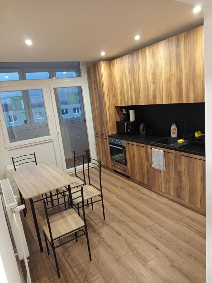 Gîte pour 5 personnes, avec vue et balcon, animaux acceptés à Prievidza