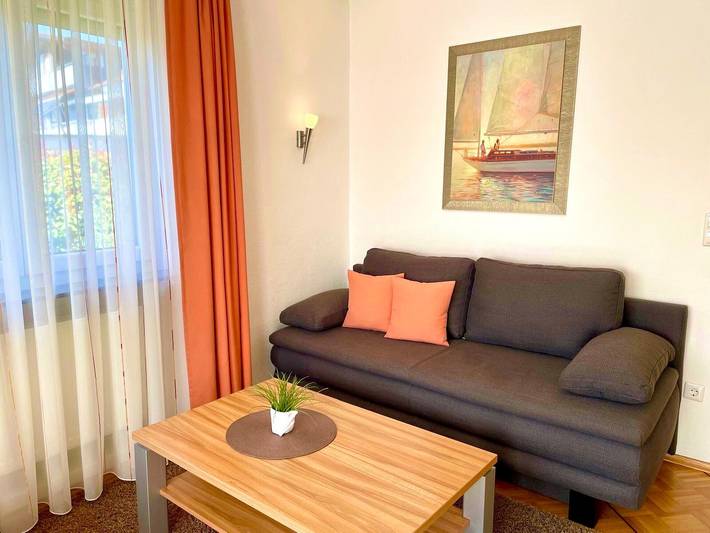 Ganze Wohnung, Ferienwohnung 'Bodensee' mit Balkon, Gartenblick und Wi-Fi in Friedrichshafen, Region Bodensee-Oberschwaben