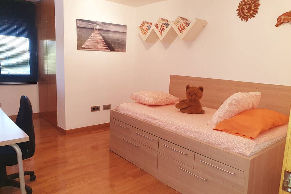 Villa con  Piscina Privada,  Vistas  Panorámicas,  cerca  de la Playa, Familias! in Palafolls, Costa del Maresme