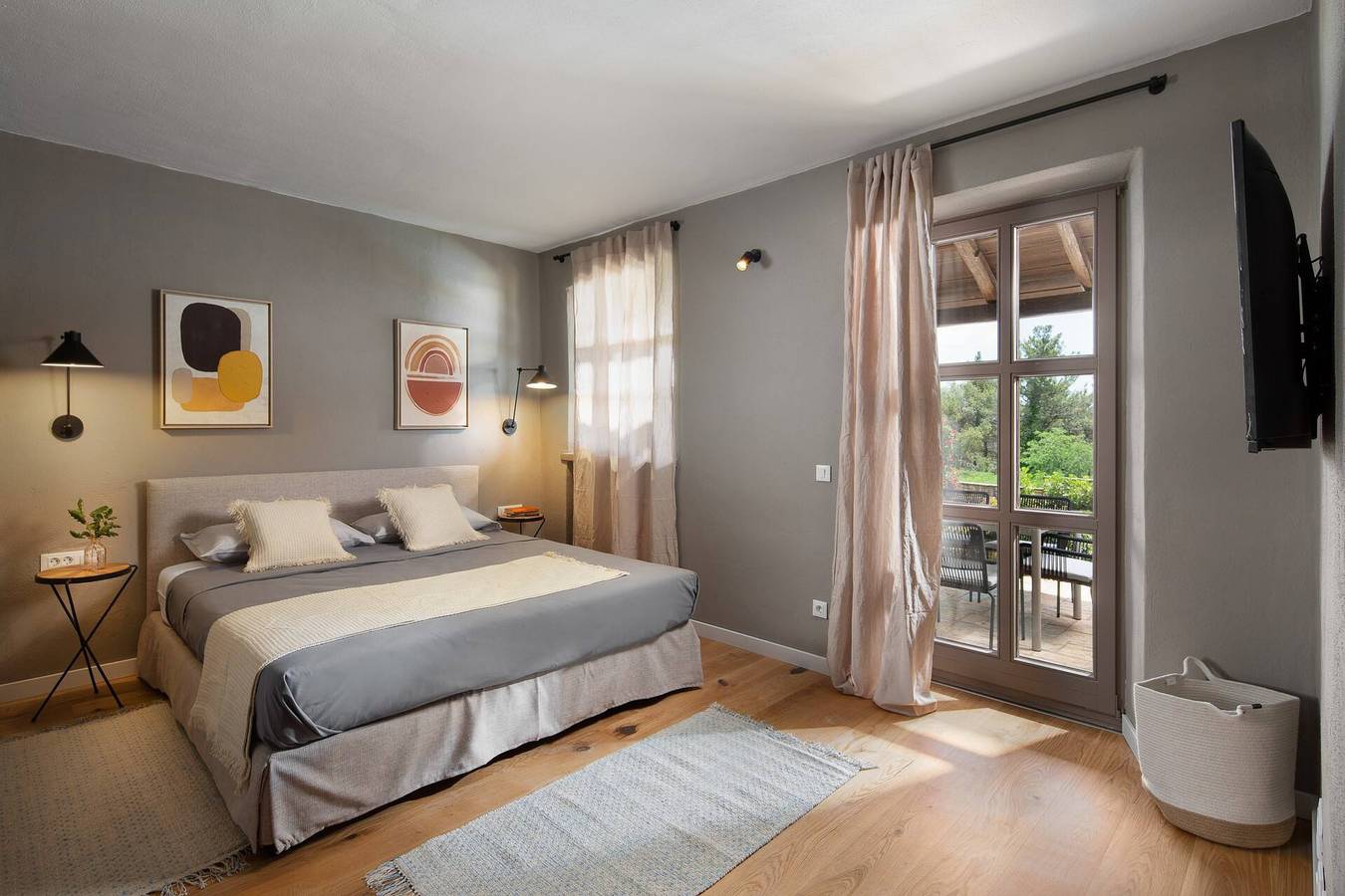 Rustikale Villa Rorripa mit Pool in Istrien, Panoramablick, tierfreundlich, ruhige Gegend, ideal für Familien, privater Parkplatz, Terrasse, eleganter Garten in Sveti Lovreč Pazenatički, Zentralistrien