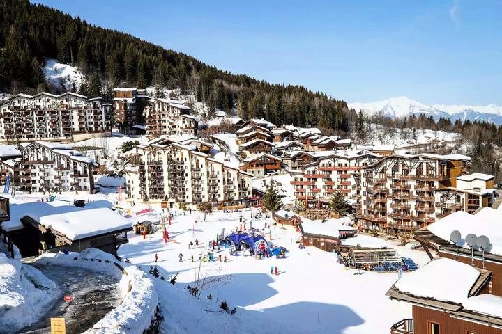 Gîte pour 4 personnes, avec vue ainsi que balcon et piscine, animaux acceptés à La Perrière - 4