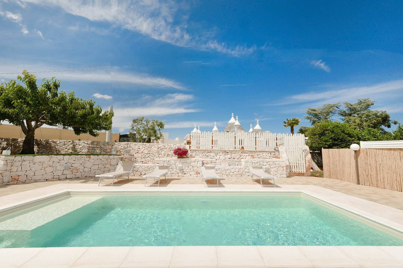 Villa "Trulli Colebè" avec piscine, Wi-Fi, jardin et terrasse in Martina Franca, Province de Taranto