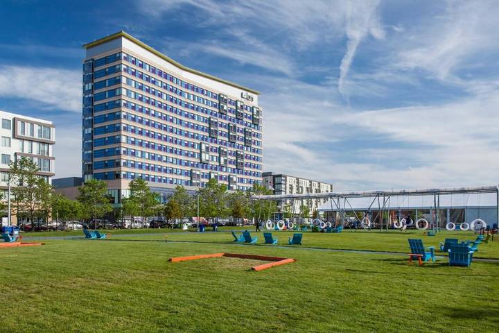 Hotel para 4 personas, con piscina además de vistas y terraza - 1