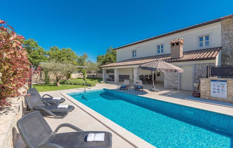 Ferienhaus für 8 Personen, mit Pool und Garten in Nova Vas - 2