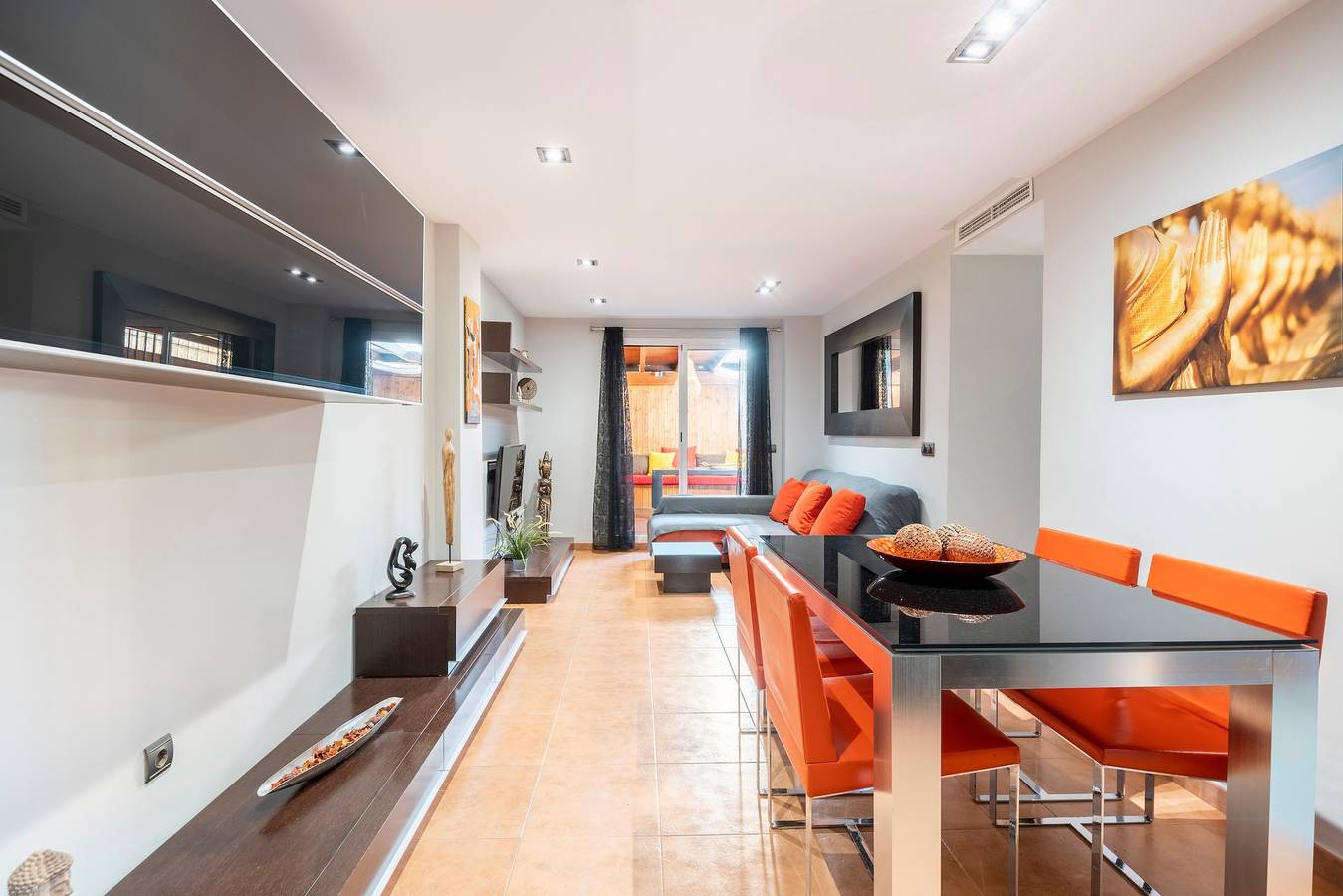 Apartamento entero, Apartamento 'Con Terraza' con Piscina Compartida, Wi-Fi y Aire Acondicionado in Playa de Los Lances, Tarifa