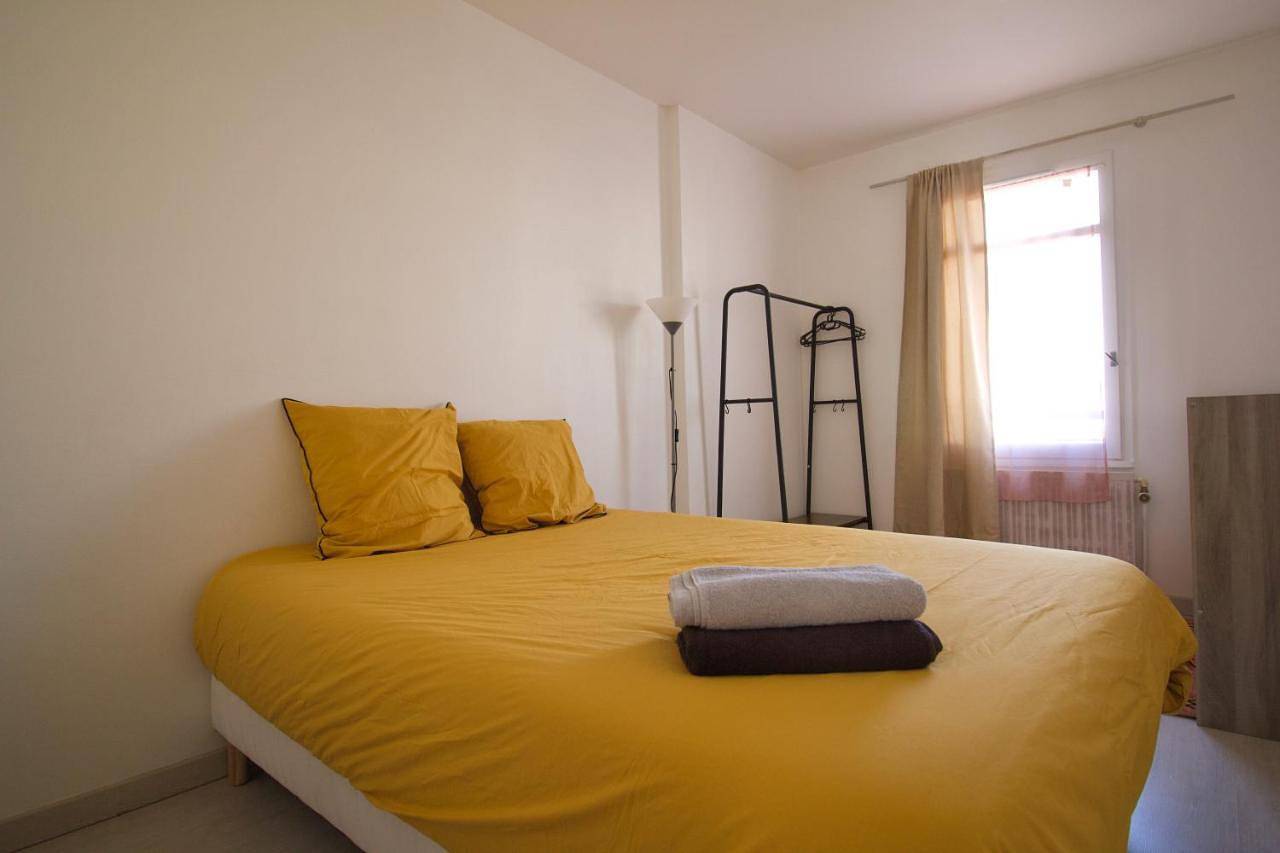 Appartement entier, Lakeside Apt 5Br 110m2 14 guests 15min Disney in Lognes, Seine-et-Marne