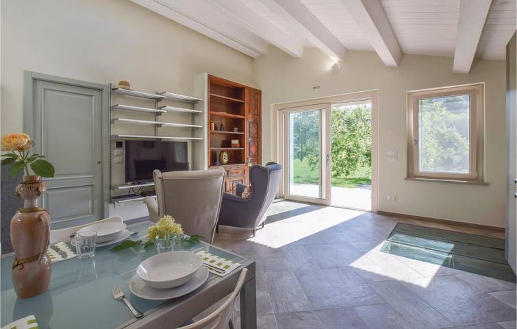 Casa vacanza per 3 persone con giardino in Mombaroccio, Valle del Metauro