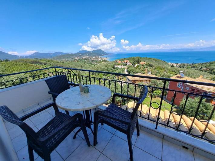 Apartahotel para 2 personas, con vistas y jardín en Corfú
