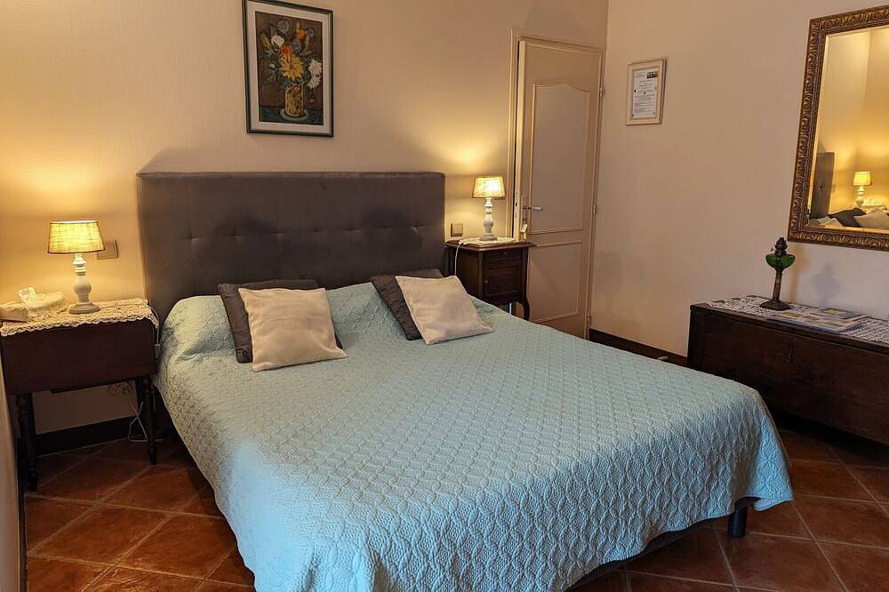 Chambre Jasmin avec piscine et parking au cœur des Châteaux de la Loire in Tavers, Vallée de la Loire