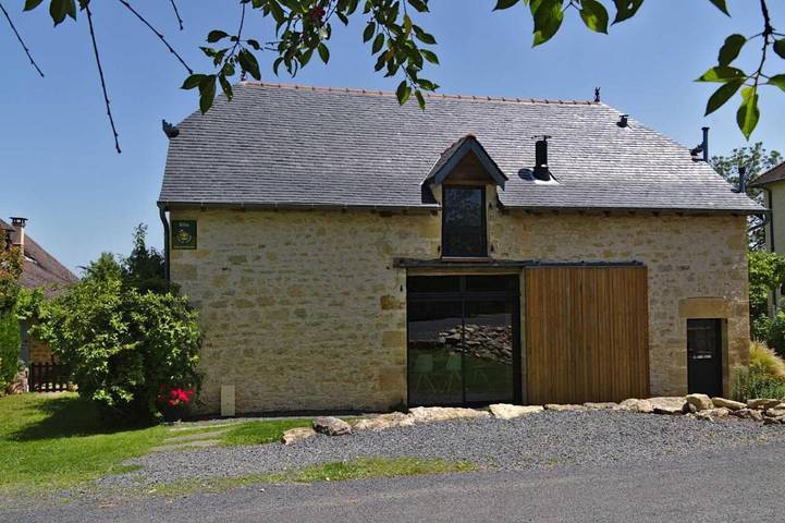 Gîte pour 5 personnes, avec terrasse et jardin à Yssandon