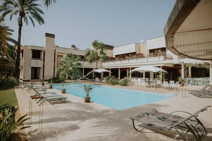 Hotel para 2 personas, con Terraza y Jardín además de Piscina y Vistas en Elche