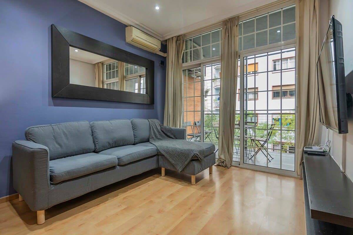 Entire apartment, Plaza España 4Bd / 2Bth with terrace for families in Barcelona Centre, Barcelona