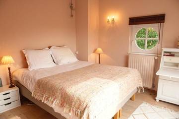 Chambre d’hôte pour 2 personnes, avec terrasse et piscine ainsi que vue et jardin à Mont-Saint-Guibert