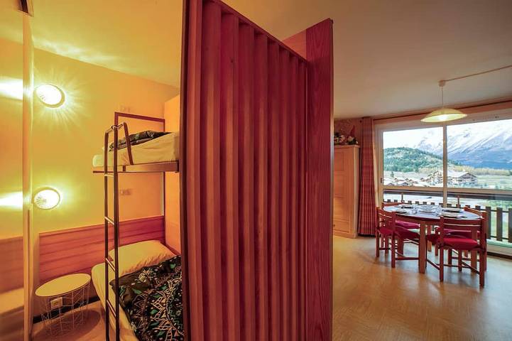 Ganze Wohnung, 4-person family apartment at the foot of the slopes and close to shops in Saint-Étienne-en-Dévoluy, Le Dévoluy