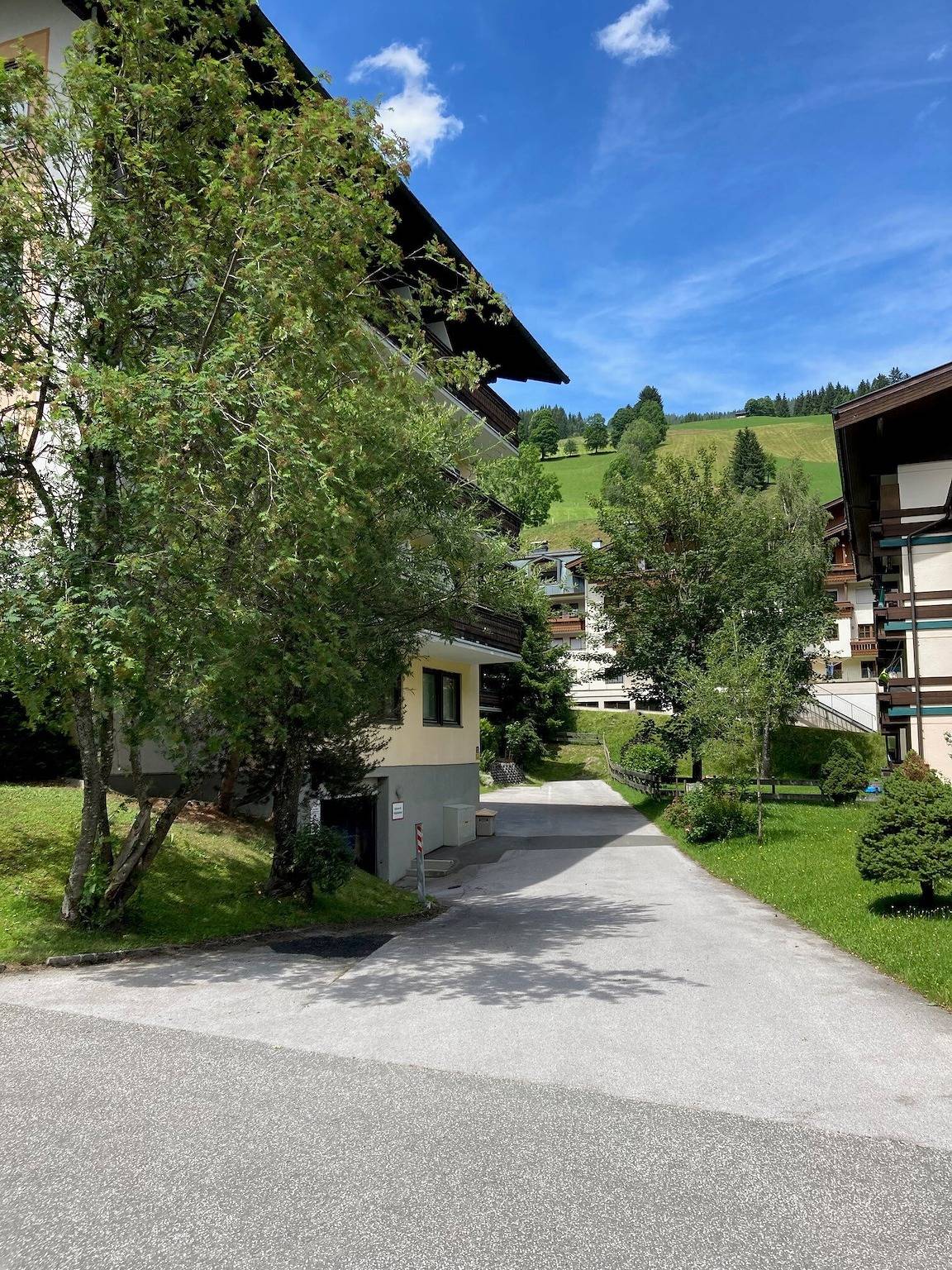Hel lejlighed, Apartment 'Somski Saalbach' with Mountain View, Private Terrace and Wi-Fi in Saalbach, Saalbach-Hinterglemm