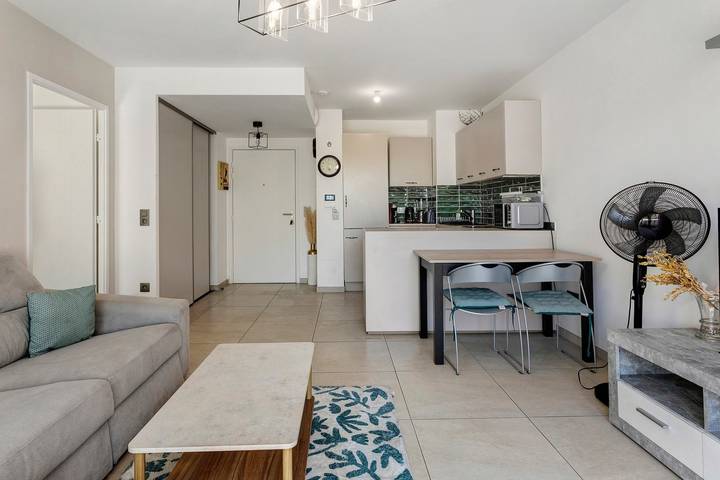 Ganze Wohnung, Charmantes Apartment nahe Strand und Geschäften in Fréjus mit WLAN in Frejus, Mittelmeerküste (Frankreich)
