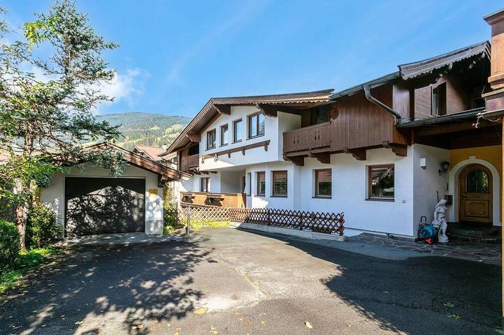 Ferienhaus für 15 Personen, mit Balkon und Sauna sowie Garten, mit Haustier