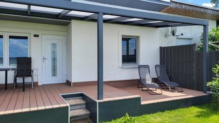 Ferienhaus für 2 Personen, mit Ausblick und Terrasse sowie Seeblick und Garten in Mecklenburgische Seenplatte