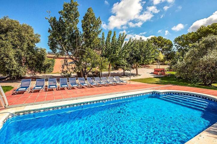 Chalet para 22 personas, con jardín y piscina en Alt Penedès