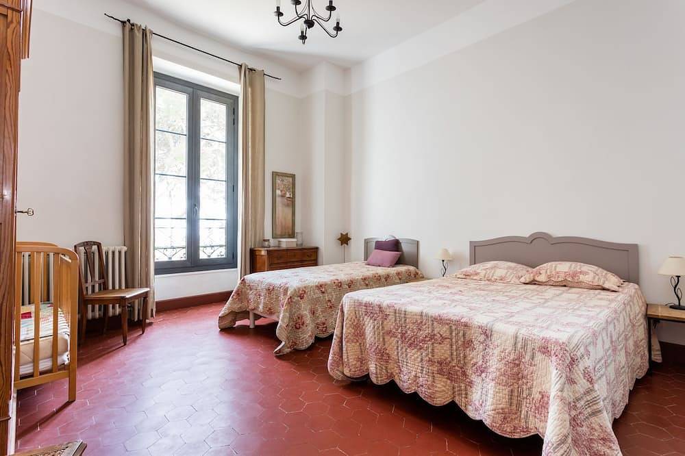 Lodging in house of master located at the heart of the vines in Marseillan in Marseillan, Côte d'Améthyste