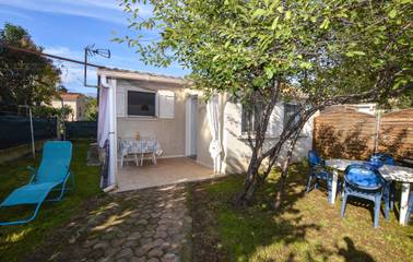 Location de vacances pour 4 personnes, avec terrasse et jardin à Prunelli-di-Fiumorbo