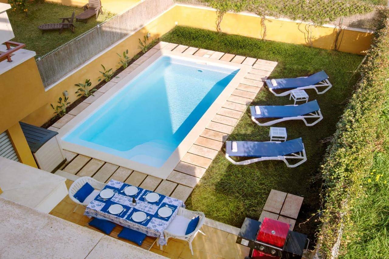 Three-Bedroom Villa in El Arenal, Palma